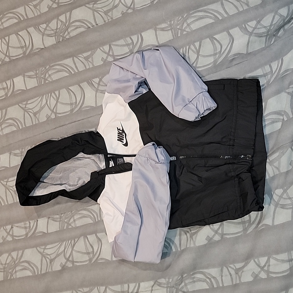 Boys Nike Windbreaker jacket, black, white and gray, size 7